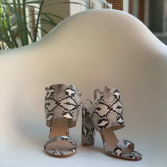 snake print heel brand new! Cute for summer! - Picture 3 of 3